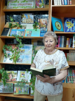 Троица — праздник русской берёзки: душевные посиделки в библиотеке № 2
